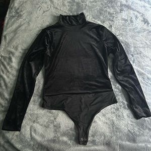 Express Body Contour Velvet Mock Neck Bodysuit